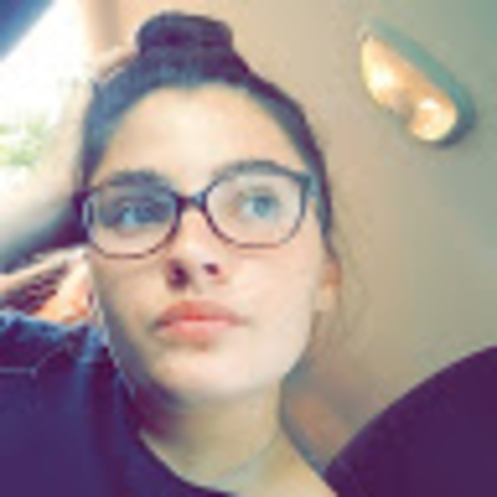 Meet your Posher, Elia